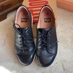 Woman’s Fit flop shoes